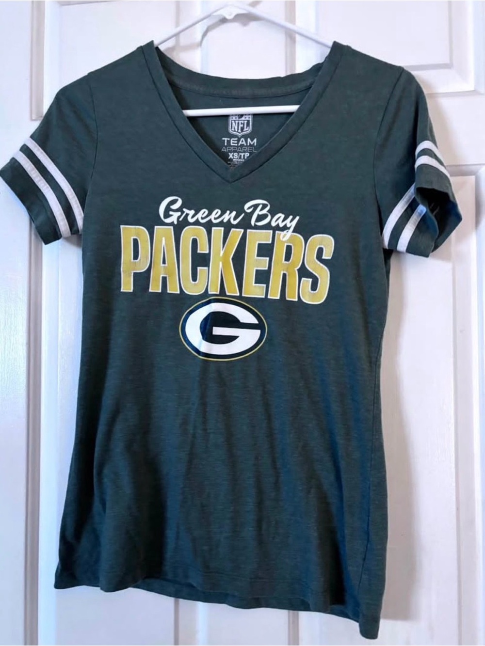 NFL Green Bay Packers Youth V-Neck Tee in Dark Green and Yellow